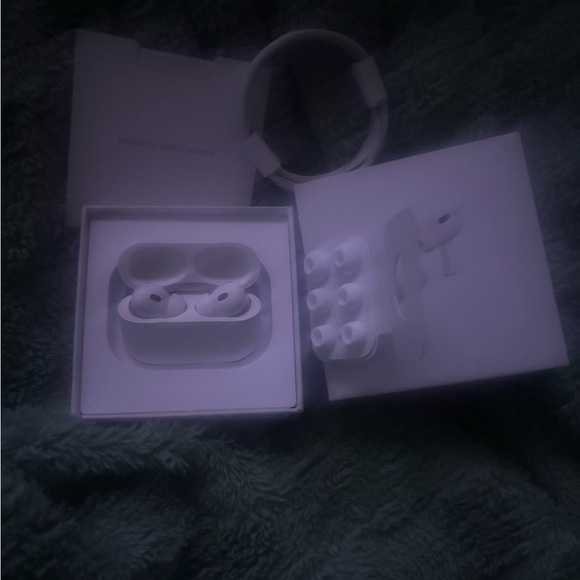 Brand new AirPods Pro 2nd gen - authentic with active noise cancellation - Picture 3 of 7